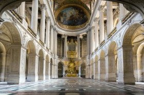 Ảnh chụp đại sảnh nhà hát  lớn của nhà nguyện ở Versaille Palace Paris
